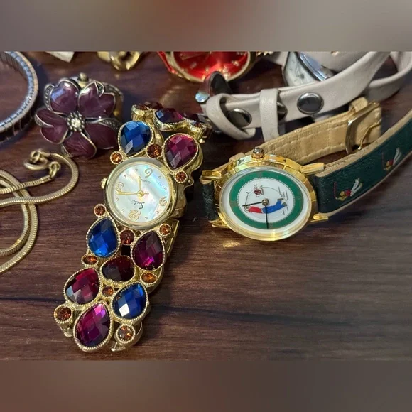 Lot of untested / broken watches and watch accessories